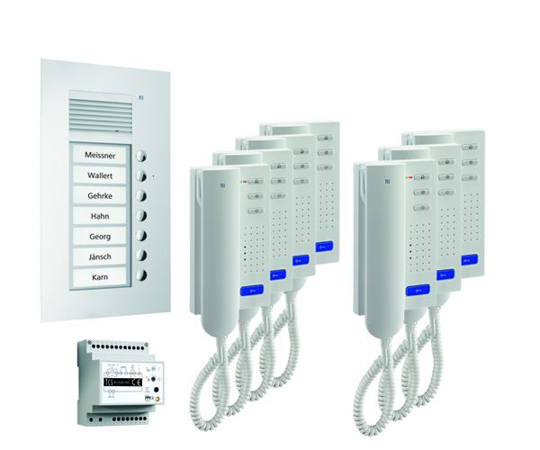 System sterowania drzwiami TCS audio: opakowanie UP na 7 jednostek mieszkalnych, ze stacją zewnętrzną PUK 7 przycisków dzwonkowych, 7x domofon ISH3030, centrala BVS20, PPU07-PL / 02
