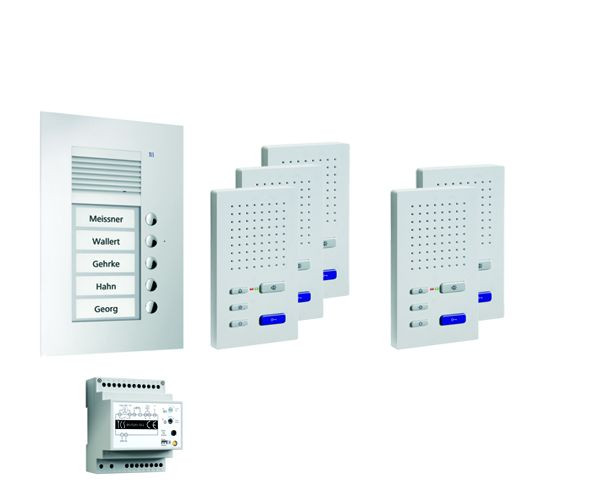 Sistem de control al ușii TCS audio: pachet UP pentru 5 unități rezidențiale, cu stație exterioară PUK 5 butoane sonerie, 5 x difuzor mâini libere ISW3030, unitate de control BVS20, PPUF05-EN / 02